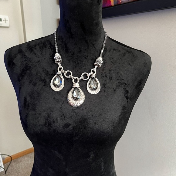 Jewelry - Image of beautiful silver with matching earrings necklace